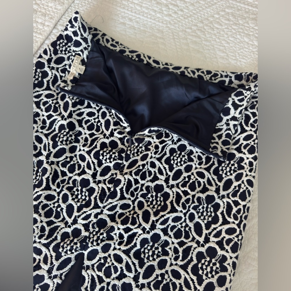 Eva Mendes by New York & Co Pencil Midi Skirt Womens 10 White/Navy Floral - Picture 8 of 13
